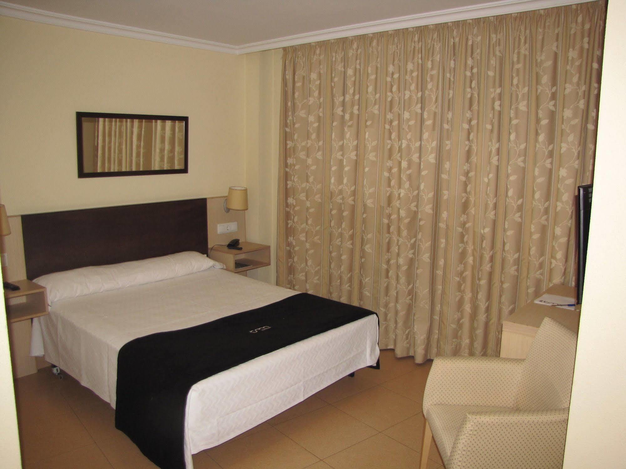 Hotel Room Понтеведра Екстер'єр фото
