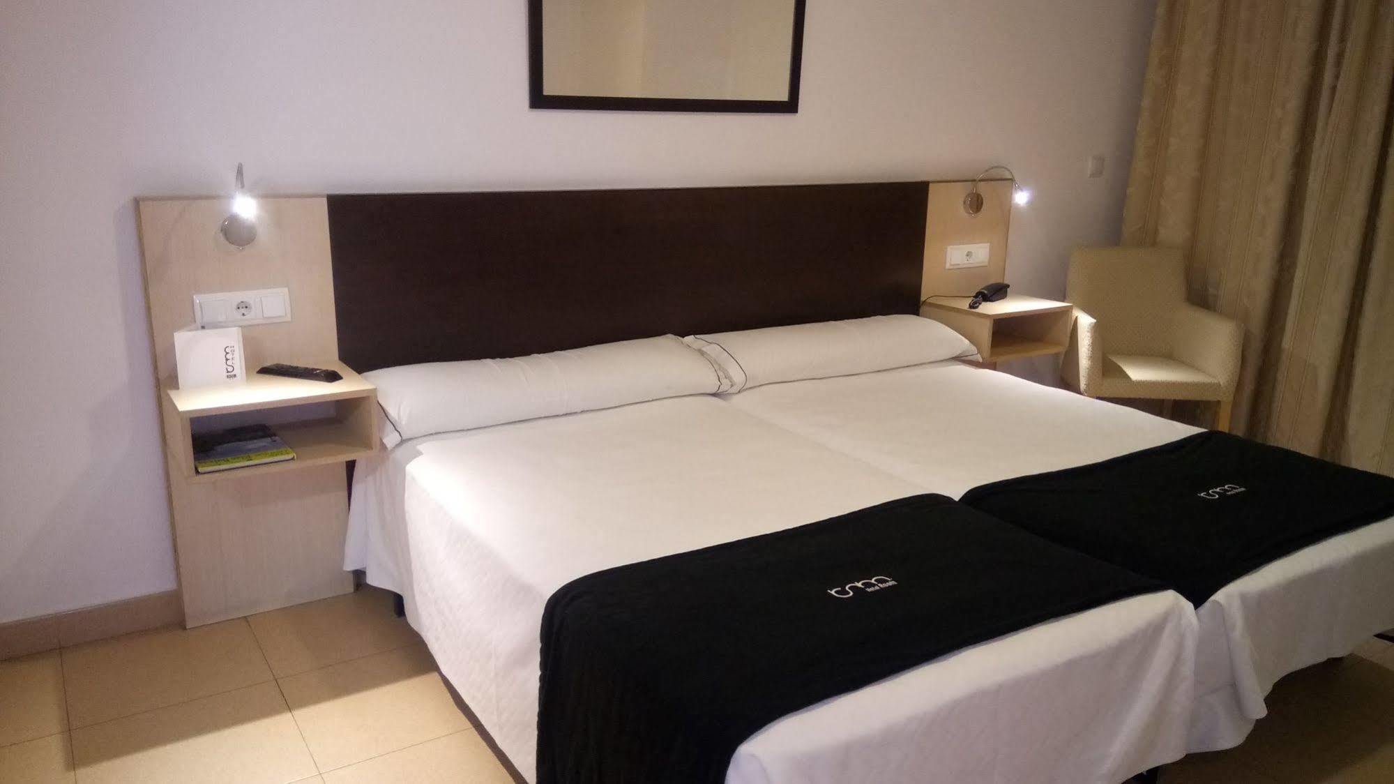 Hotel Room Понтеведра Екстер'єр фото