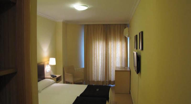 Hotel Room Понтеведра Екстер'єр фото