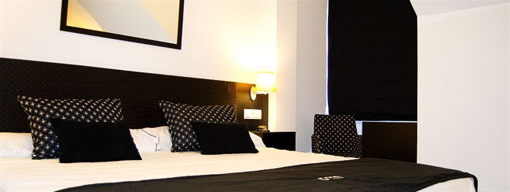 Hotel Room Понтеведра Екстер'єр фото
